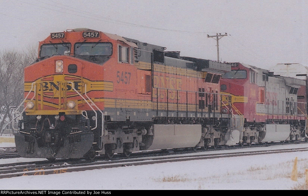 BNSF 5457 West